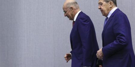 Tηλεφωνική επικοινωνία Δένδια-Λαβρόφ