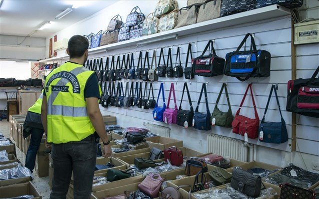 ΔΙΜΕΑ: Πρόστιμα συνολικού ύψους 15.100 ευρώ για τα μέτρα κατά του κορονοϊου και 35.050 ευρώ για παρεμπόριο