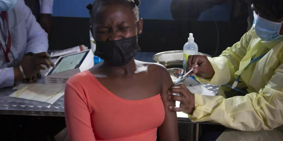 Χαρακτηριστικά και έκβαση των νοσηλευομένων ασθενών με COVID-19 κατά τη διάρκεια του κύματος Όμικρον στη Νότια Αφρική