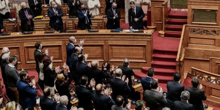 Απορρίφθηκε με 156 κατά, 142 υπέρ και 1 παρών η πρόταση μομφής