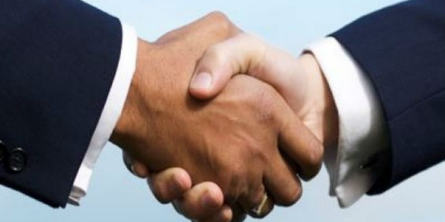 Στο “χορό” των απευθείας αναθέσεων και οι Δήμοι με τις Περιφέρειες