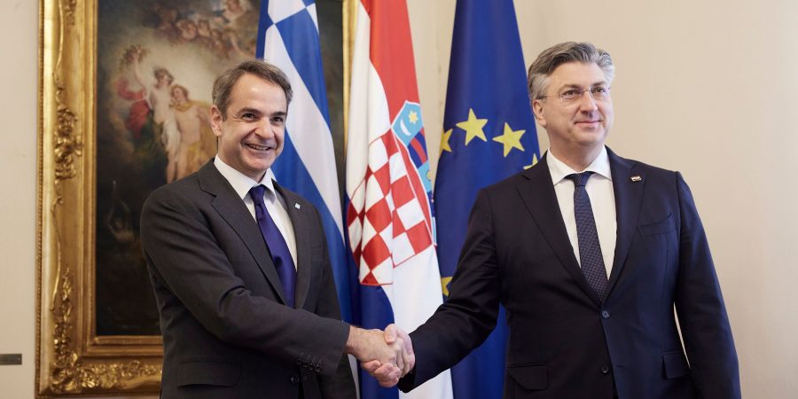 Μητσοτάκης από το Ζάγκρεμπ: Υποστηρίζουμε σθεναρά την ένταξη της Κροατίας στην Ευρωζώνη, στη Ζώνη Σένγκεν, αλλά και στον ΟΟΣΑ