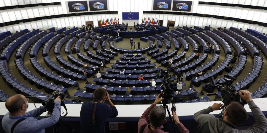 Κράτος δικαίου και προϋπολογισμός: Το ΕΚ ζητά άμεσες ενέργειες από την Επιτροπή