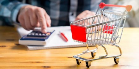 Στο «ζύγι» τα μέτρα ανάσχεσης της ακρίβειας