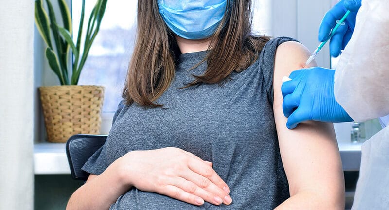 Βρέφη μητέρων που εμβολιάστηκαν έναντι COVID-19 στην κύηση παρουσιάζουν αντισώματα στους 6 μήνες μετά τη γέννηση