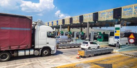 Το ΕΚ ενέκρινε τη μεταρρύθμιση των τελών για τις οδικές εμπορευματικές μεταφορές