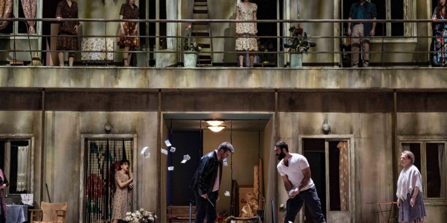 ”Η Αυλή των θαυμάτων” του Ιάκωβου Καμπανέλλη