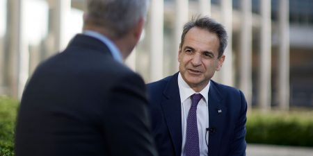 Μητσοτάκης στο CNN: Θα δούμε την οικονομία της να συρρικνώνεται κατά 10%