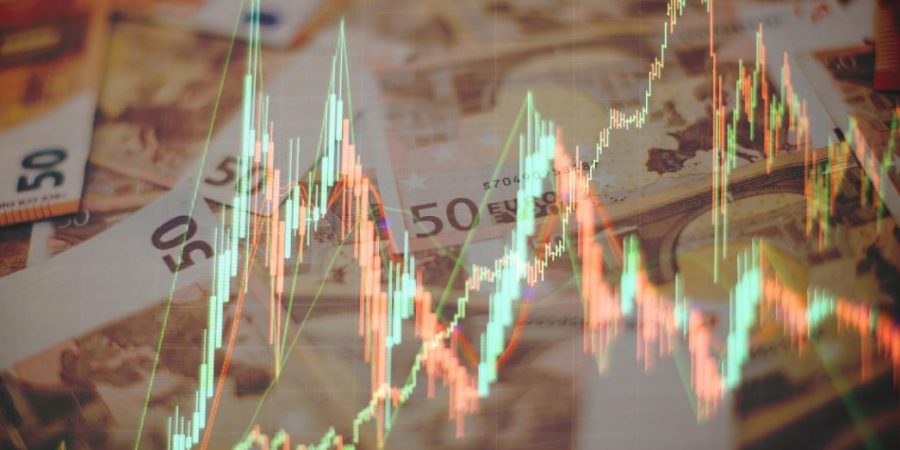 Η έκρηξη τιμών στις πρώτες ύλες βάζει φρένο στην παραγωγή