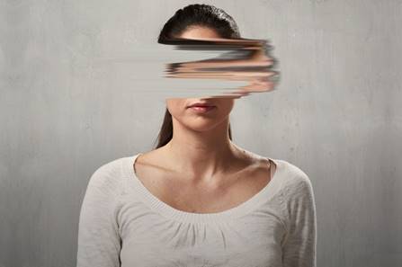 Γυναίκες και COVID-19: Σοβαρές επιπτώσεις της πανδημίας δείχνει το Ευρωβαρόμετρο – Τι απασχολεί τις Ελληνίδες;