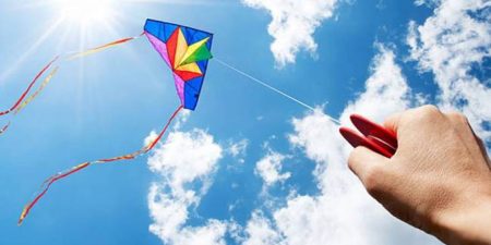 ΔΕΔΔΗΕ: Προσοχή κατά το πέταγμα χαρταετού