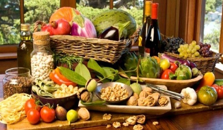 Αύξηση των τιμών των τροφίμων που τροφοδοτήθηκε από τον πόλεμο για να χτυπήσει περισσότερο τα φτωχότερα έθνη