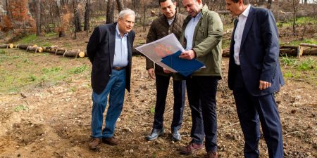 Ο Όμιλος ΕΛΛΗΝΙΚΑ ΠΕΤΡΕΛΑΙΑ συμβάλλει καθοριστικά στην αποκατάσταση πυρόπληκτων περιοχών