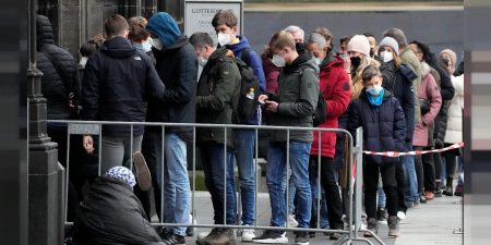 Anthony Fauci: Οι πολίτες θα πρέπει να αξιολογούν τον προσωπικό τους κίνδυνο εν μέσω της αύξησης κρουσμάτων COVID-19