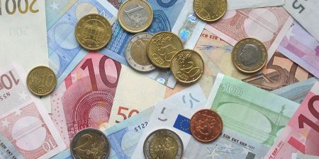 Πρόγραμμα Σταθερότητας: Ρυθμός ανάπτυξης 3,1%, πληθωρισμός 5,6% το 2022 και πρωτογενή πλεονάσματα από το 2023