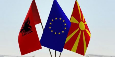Βόρεια Μακεδονία και Αλβανία: Έναρξη συνομιλιών ζητά σχέδιο έκθεσης του ΕΚ