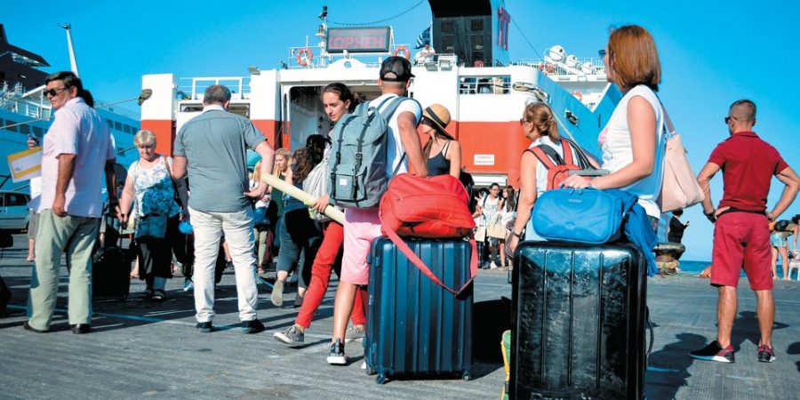 Μεγάλη άνοδος στα τουριστικά έσοδα το α΄ δίμηνο