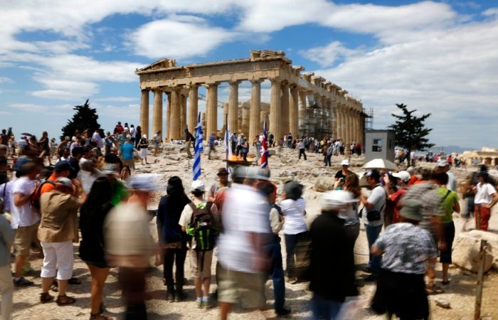 Η τουριστική κίνηση στην Αθήνα αναθερμαίνεται, ωστόσο, η απόδοση των ξενοδοχείων της απέχει πολύ από τις επιδόσεις του 2019