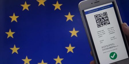 ΕΚ: Παράταση ενός έτους για το Ευρωπαϊκό Πιστοποιητικό COVID