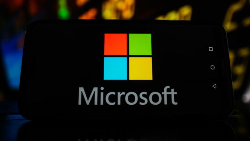 Microsoft: Το χρονοδιάγραμμα για την επένδυση “μαμούθ” σε data centers