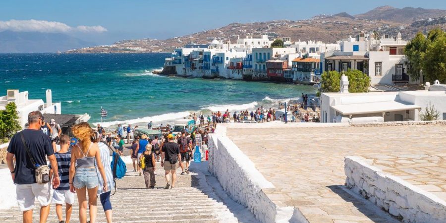 Κυκλάδες και Δωδεκάνησα “ψηφίζουν” Βρετανοί, Γερμανοί και Ιταλοί