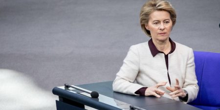 Η ΕΕ ετοιμάζει σχέδιο ύψους 195 δισ. ευρώ για να εγκαταλείψει τα ρωσικά ορυκτά καύσιμα