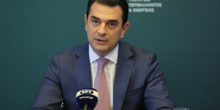 Κώστας Σκρέκας: Διαθέτουμε 1,9 δισεκατομμύρια ευρώ για τις επιδοτήσεις του ρεύματος τον Σεπτέμβριο