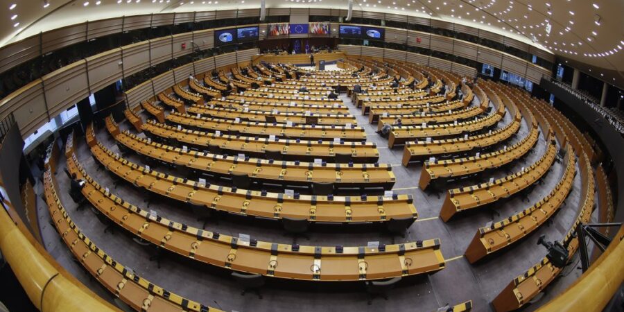 Η Ευρώπη πνίγεται στον πληθωρισμό και η Ευρωβουλή… ανακαινίζεται