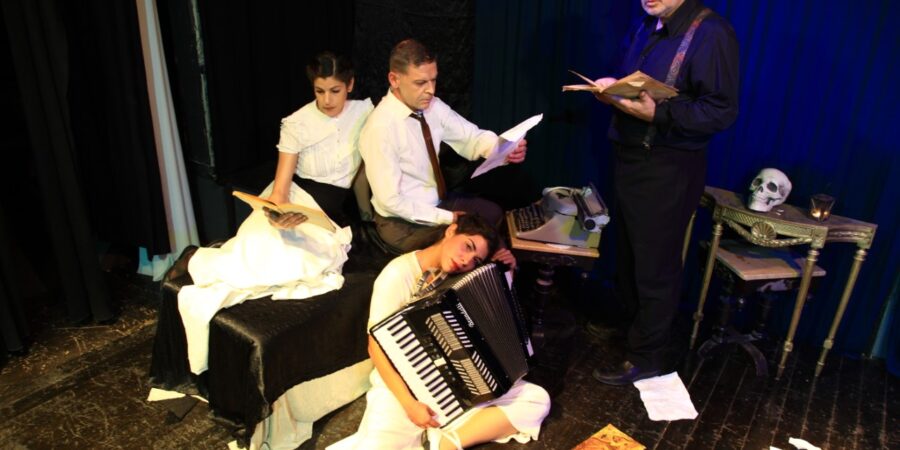 ”Στο κάλεσμα σου ντύθηκα τη νύχτα”