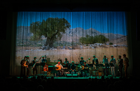 To Nederlands Blazers Ensemble συναντά την Οικογένεια Ξυλούρη