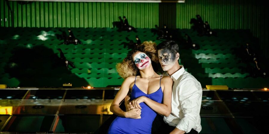 Κριτική για την παράσταση ”Η Νύχτα των μυστικών” του Άκη Δήμου, στο Θέατρο ”Μπέλλος”