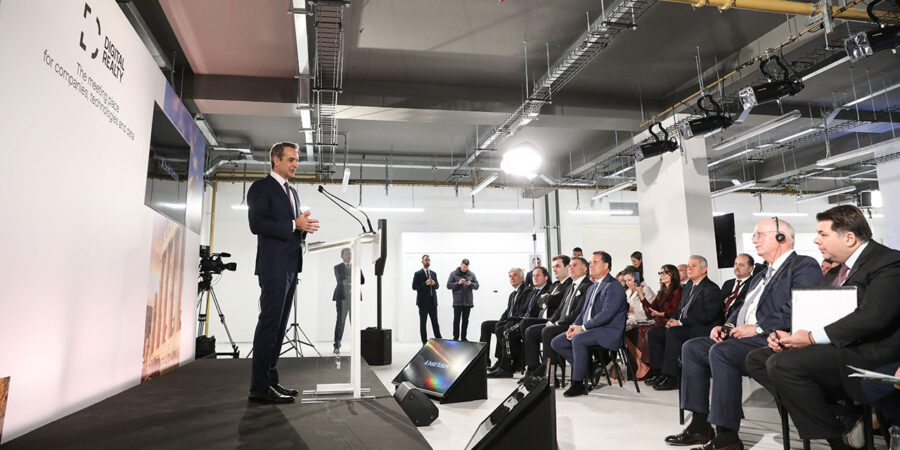 Ο Κυριάκος Μητσοτάκης στα εγκαίνια του νέου data center Athens-3