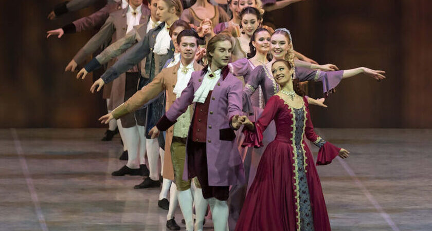 Χριστούγεννα με ΚΑΡΥΟΘΡΑΥΣΤΗ