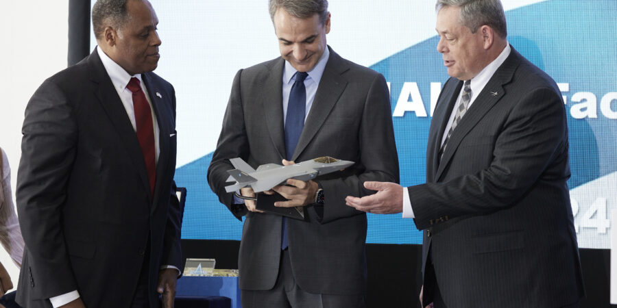 Μητσοτάκης: Σε πείσμα μερικών, η χώρα ζωντανεύει και την αμυντική μας βιομηχανία