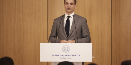Μητσοτάκης προς υγειονομικούς: Η Υγεία, κεντρική προτεραιότητα της ΝΔ στην επόμενη τετραετία