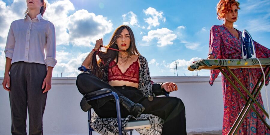 ΟΛΟ ΣΠΙΤΙ ΚΡΕΒΑΤΙ ΚΑΙ ΕΚΚΛΗΣΙΑ