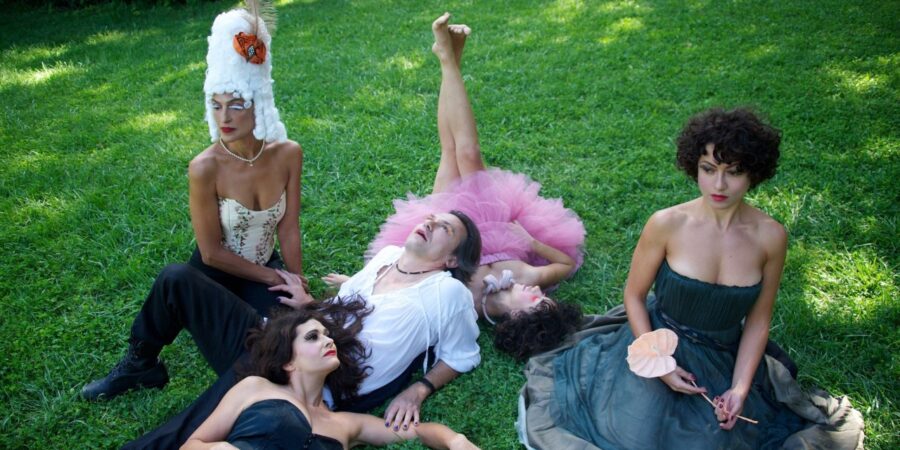 Παράταση παραστάσεων για τις «ΕΠΙΚΙΝΔΥΝΕΣ ΣΧΕΣΕΙΣ»