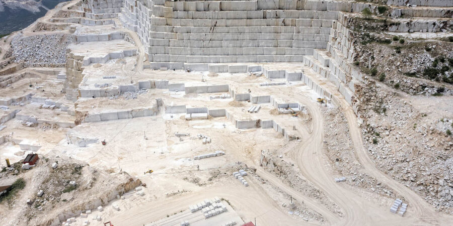 Έως και 5 χρόνια γραφειοκρατίας για την αδειοδότηση εκμετάλλευσης ενός λατομείου