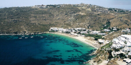 Αναστέλλεται η έκδοση οικοδομικών αδειών στις εκτός σχεδίου περιοχές της Μυκόνου