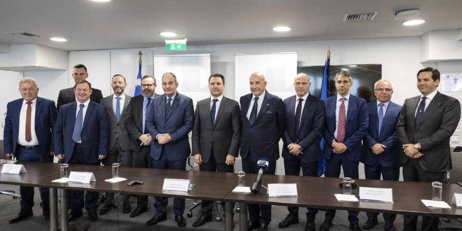 Υπογραφή της σύμβασης αγοραπωλησίας μετοχών για την απόκτηση πλειοψηφικής συμμετοχής στο μετοχικό κεφάλαιο του Οργανισμού Λιμένος Ηγουμενίτσας