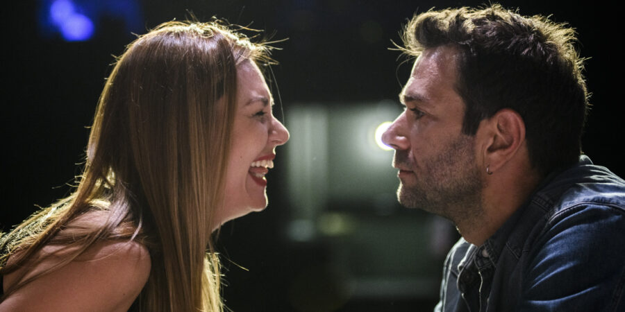 Θέλω να σου κρατάω το χέρι (I want to hold your hand)