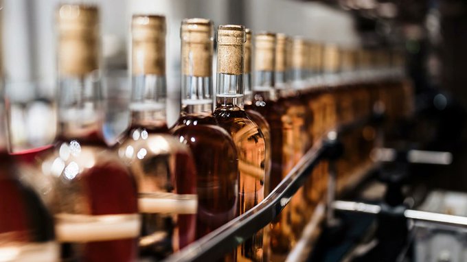 ΣΔΟΕ: Κατασχέθηκε ποσότητα 144.906 φιαλών αλκοολούχων ποτών