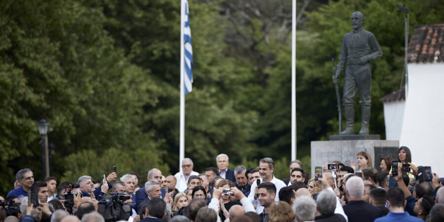 Μητσοτάκης: «Καλοχαιρέτα τσι πεζούς όταν καβαλικέψεις, για να σε χαιρετούν και αυτοί όταν θα ξεπεζέψεις»