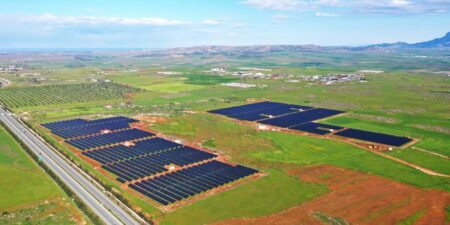 Στη πρώτη της επένδυση σε ΑΠΕ προχωρά η HELLENiQ ENERGY στην Κύπρο