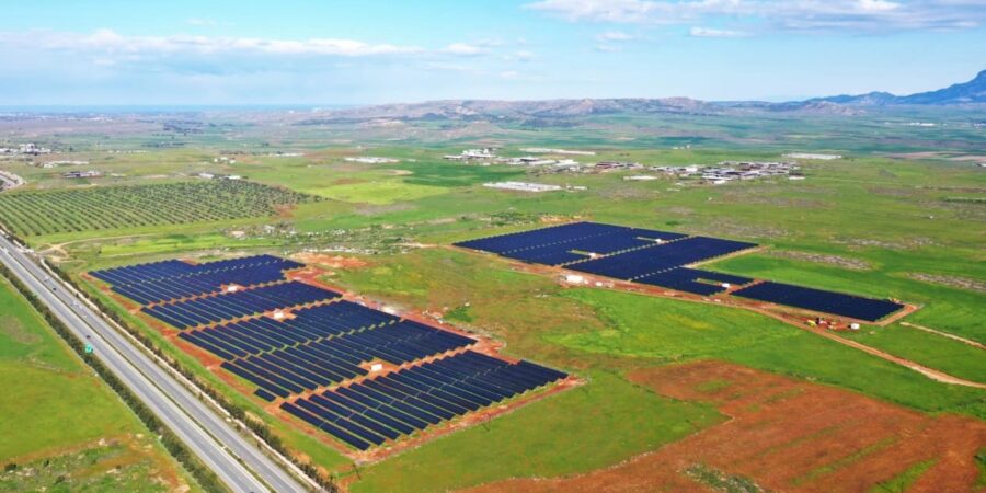 Στη πρώτη της επένδυση σε ΑΠΕ προχωρά η HELLENiQ ENERGY στην Κύπρο