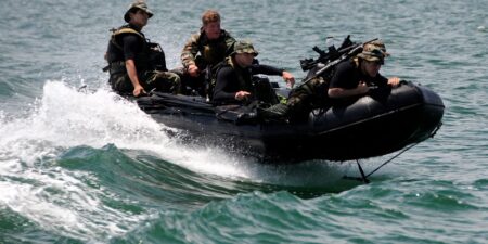 Έκοψαν επίδομα από τους μισθούς βατραχανθρώπων του Πολεμικού Ναυτικού!