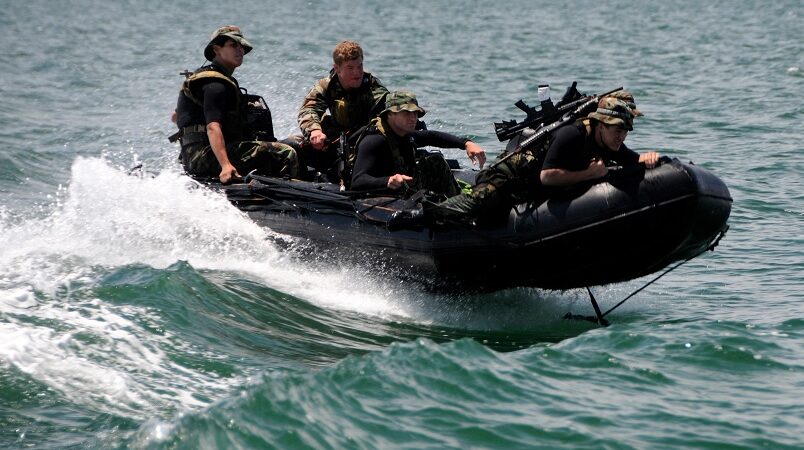 Έκοψαν επίδομα από τους μισθούς βατραχανθρώπων του Πολεμικού Ναυτικού!