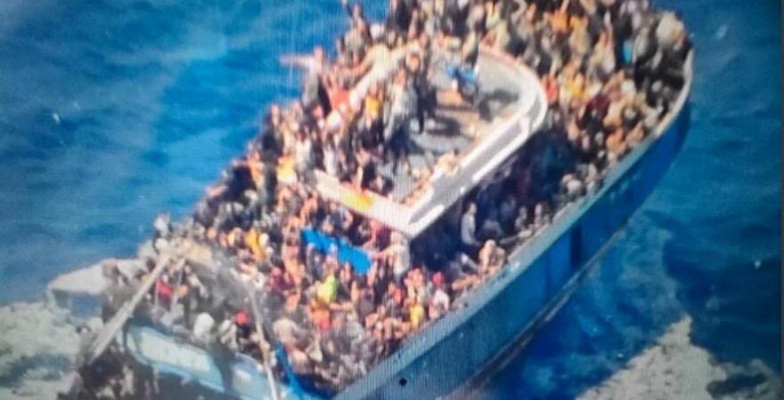 Τριήμερο Εθνικό Πένθος για τα θύματα του ναυαγίου στα διεθνή ύδατα