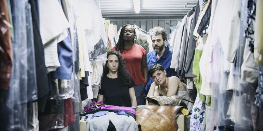 Θήβα: A Global Civil War