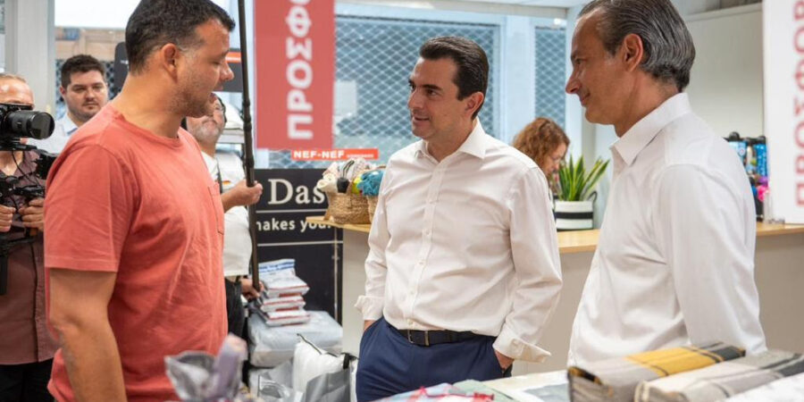 Κ. Σκρέκας: «Τα πρώτα δείγματα για τις εκπτώσεις είναι θετικά»